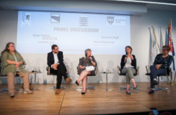 © MultipleRegionsHouse/fkph